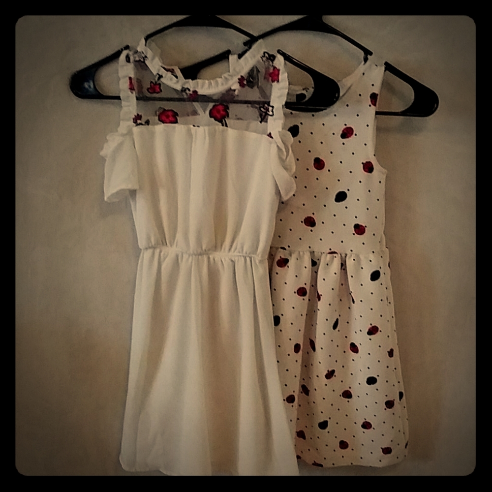 Pair of White Summer Dresses with Adorable 3Lrints
